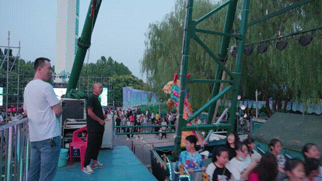 ��2��Ա�������ٷ���վ