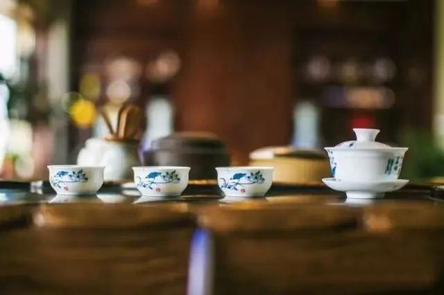 ��2��Ա�������ٷ���վ