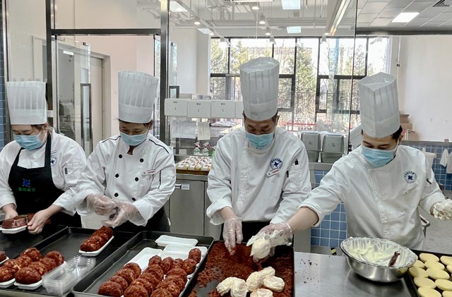 ��2��Ա�������ٷ���վ