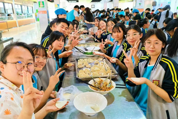 ��2��Ա�������ٷ���վ