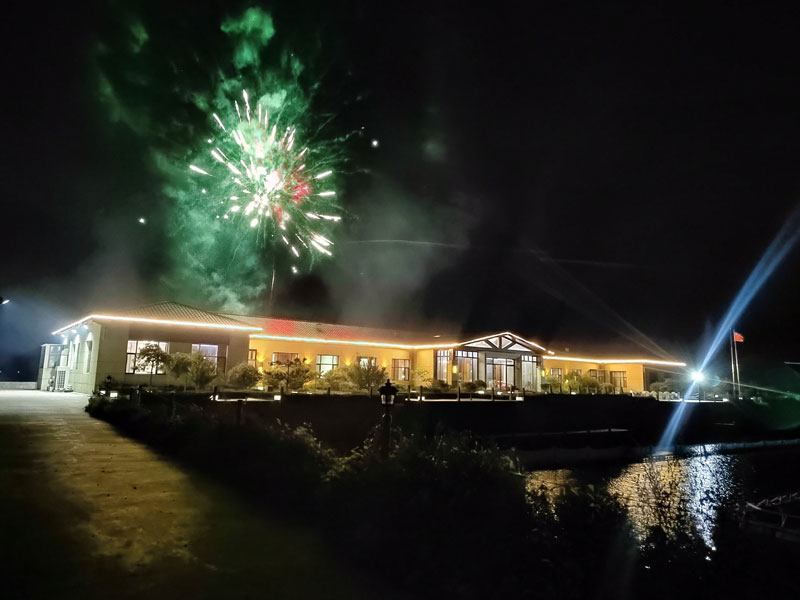 ��2��Ա�������ٷ���վ