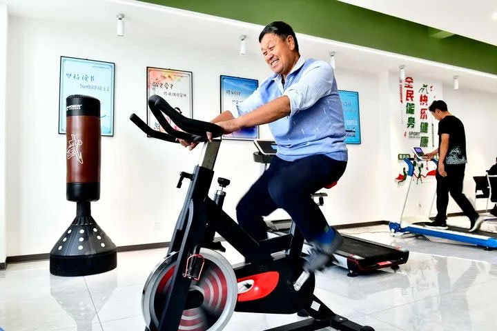 ��2��Ա�������ٷ���վ